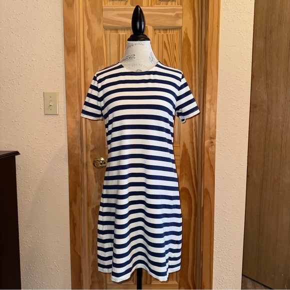 Vineyard Vines Blue and White Striped Dress Women’s Size Medium - Picture 2 of 11